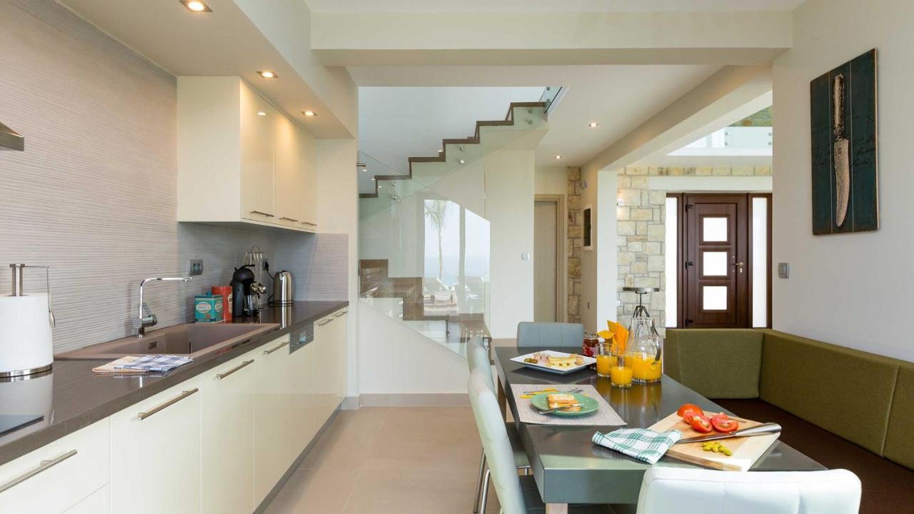 Villa Emilia I Luxury, Amazing Seaview, Next To The Town Kíssamos Dış mekan fotoğraf